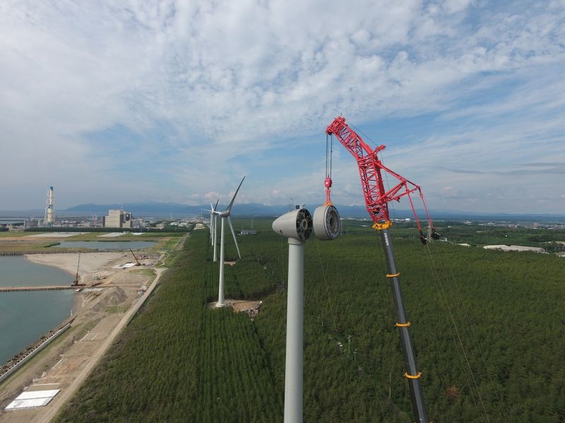 建設中の風力発電所　出典：能代市提供