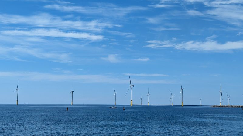能代港から見える洋上風力発電所　出典：編集部にて撮影