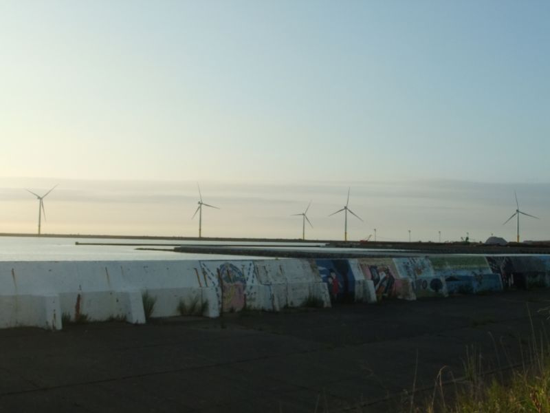 能代港から見える風力発電　出典：編集部にて撮影