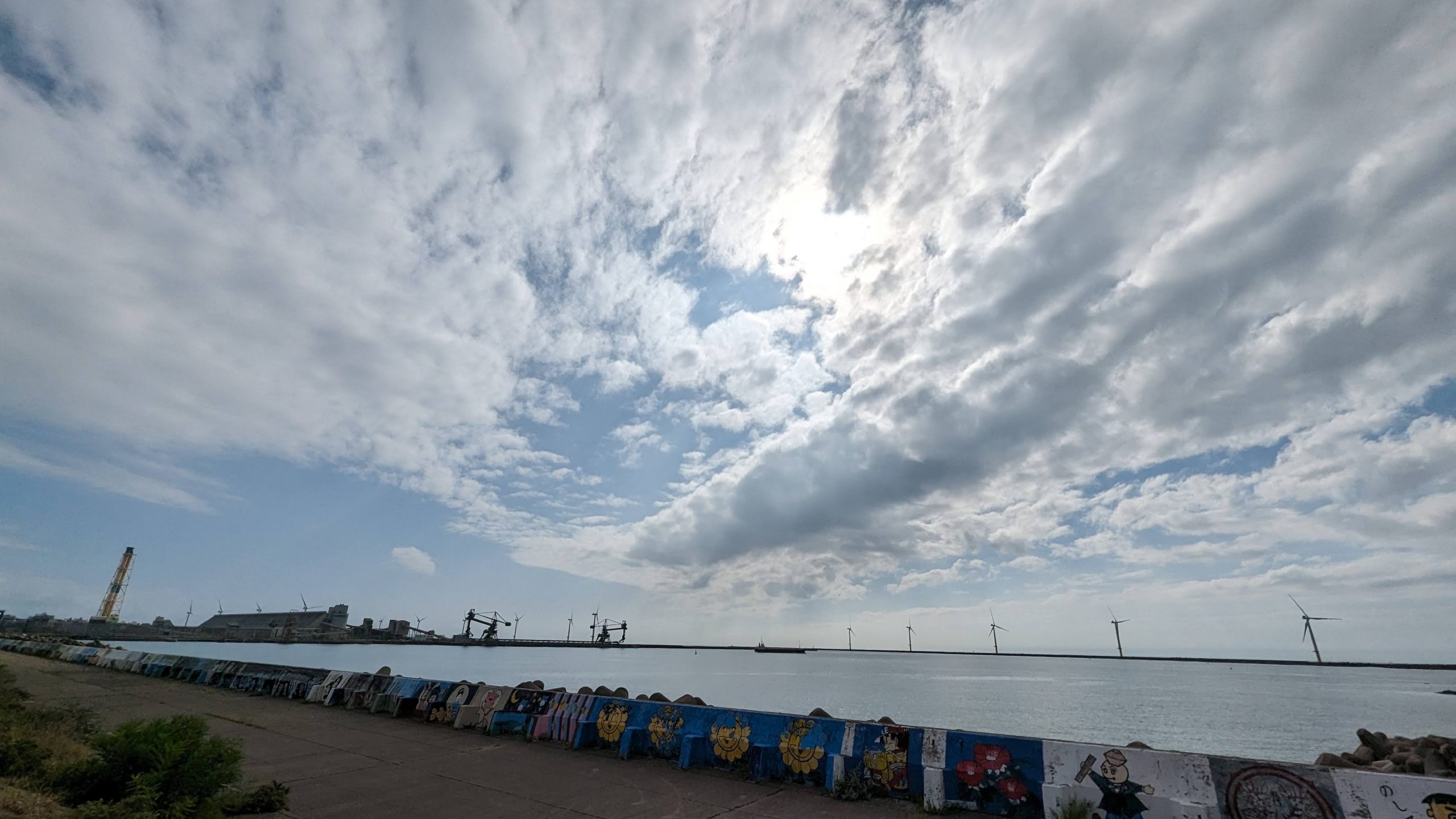 能代港から見た洋上風力発電　出典：編集部にて撮影